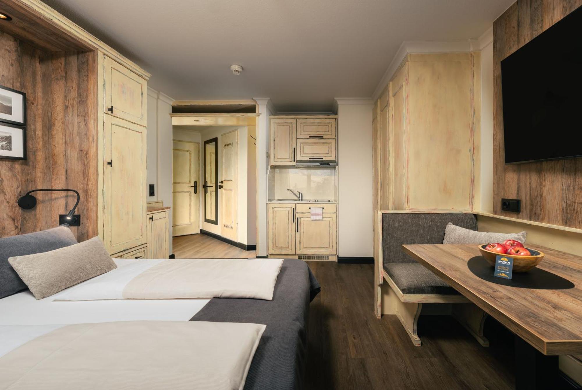 Mondi Hotel Аксамс Экстерьер фото