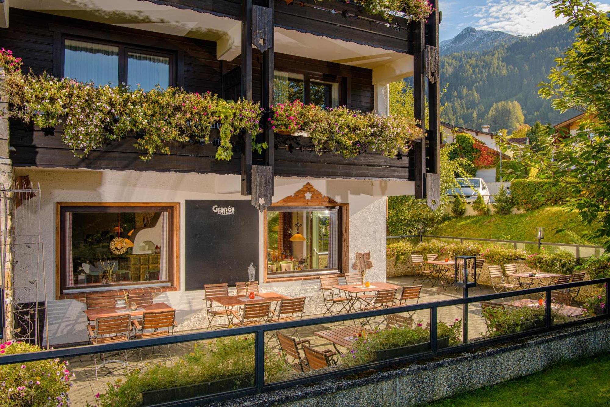 Mondi Hotel Аксамс Экстерьер фото